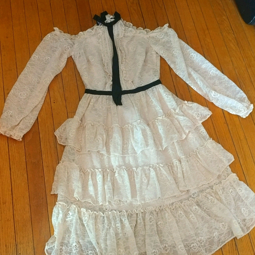 Bebe Creme Lace Dress